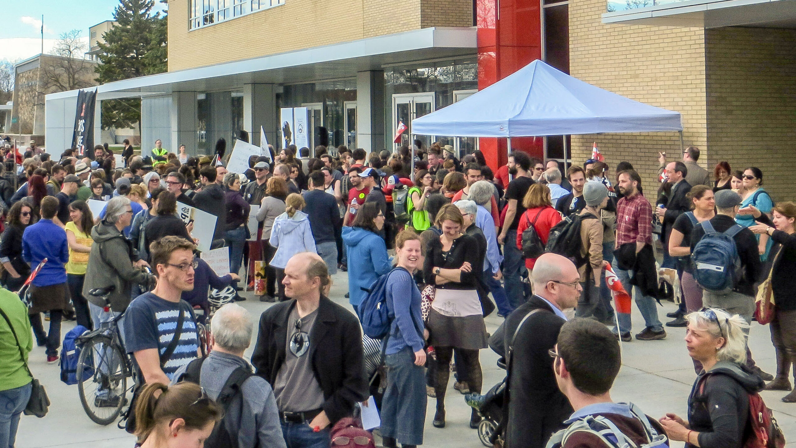 Piquetage lors de la grève sociale du 1er mai 2015